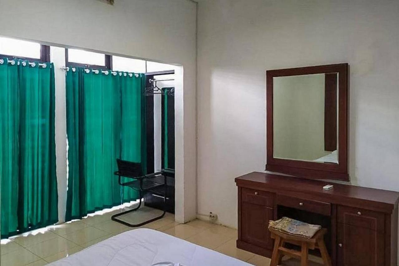 Graha Ht Sumantri Mitra Reddoorz Ξενοδοχείο Tasikmalaya Εξωτερικό φωτογραφία